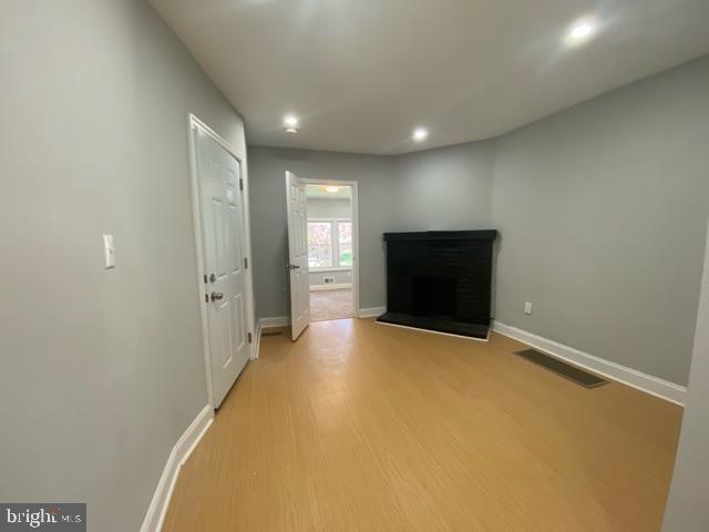 Foto del edificio - 4616R Pulaski Ave