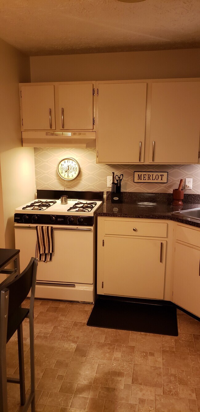 Foto del edificio - Hilltop Terrace Apartments!!! Amazing rental!