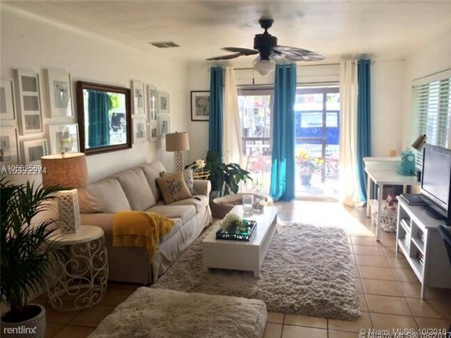 Foto del edificio - 1 br, 1 bath Apartment - 230 Hendricks Isle