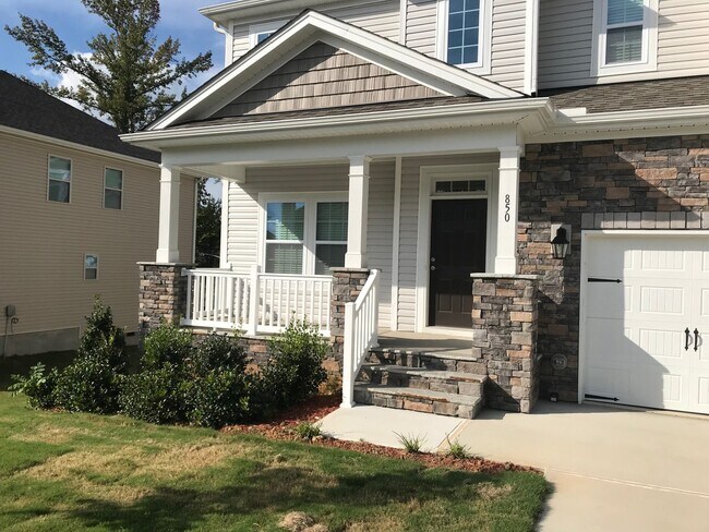 Building Photo - Luxury 4 bedroom 2.5 bath 3000+ SF Rental ...