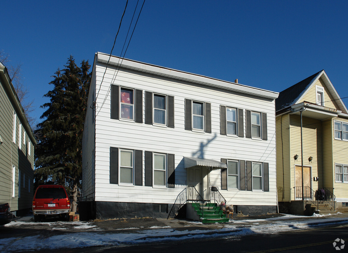 Primary Photo - 757 Eastern Ave