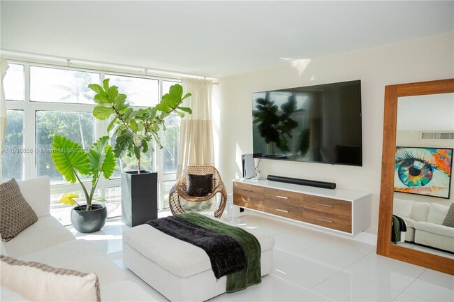 Foto del edificio - 3375 N Country Club Dr