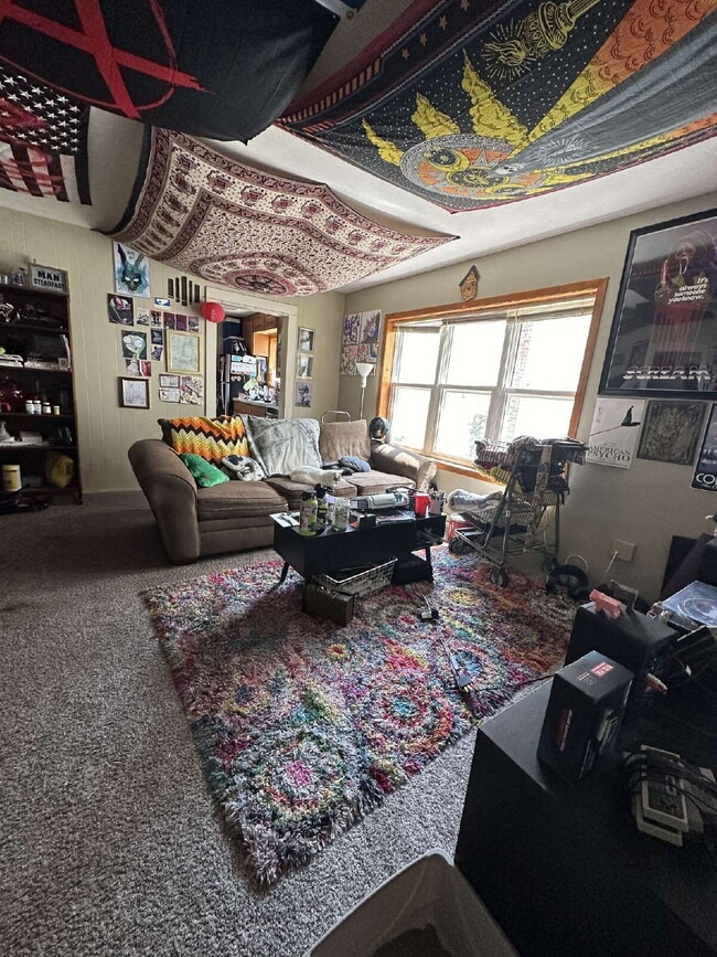 Building Photo - 3 Bed 1 Bath near UWEC! Available June 1st!