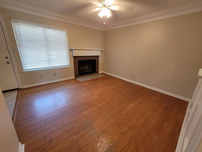 Foto del edificio - College Station - 2 bed/1.5 bath end unit ...