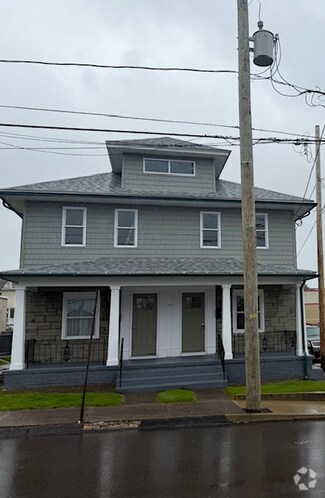 Building Photo - 115 Oak St