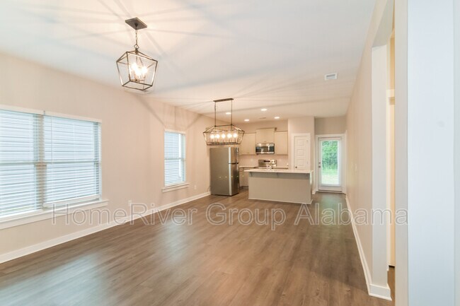 Building Photo - 159 Park Dr N