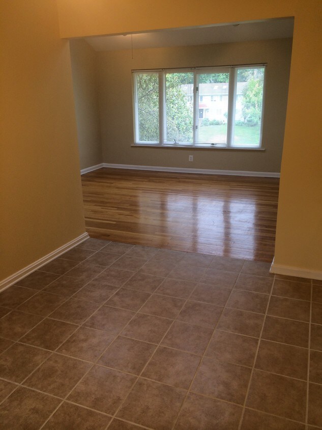 Primary Photo - 4105 Stoneview Dr