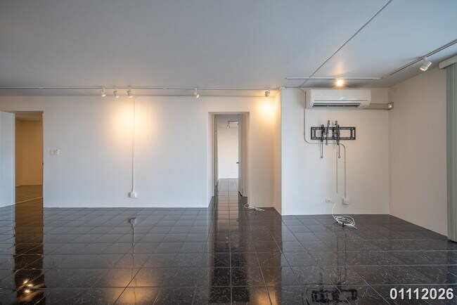 Building Photo - $4200 / Waipuna Condo, 3br High Fl, Avail Now, Call for an Appt! (Honolulu)