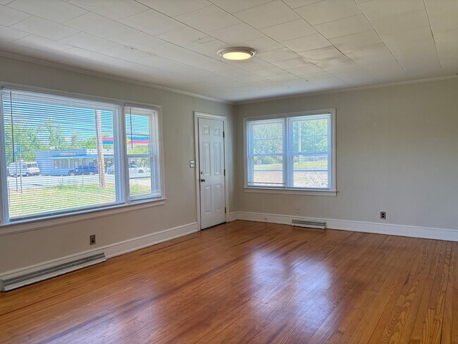 Foto del edificio - 2 Bedroom, 1 Bathroom House in High Point!