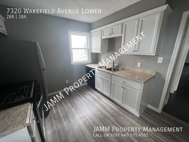 Building Photo - Detroit-Shoreway LOWER APT:  2-Bedroom 1-B...
