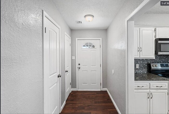 Foto del edificio - 4646 SE Caber Cir