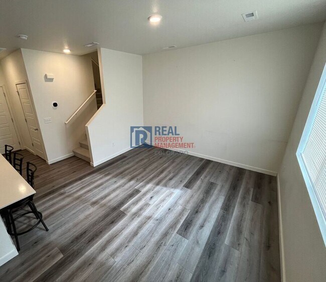 Foto del edificio - 503 S Rollie Ave