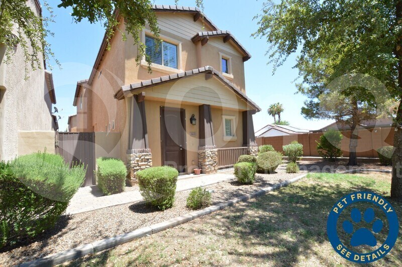 Primary Photo - 2035 E Heartwood Ln