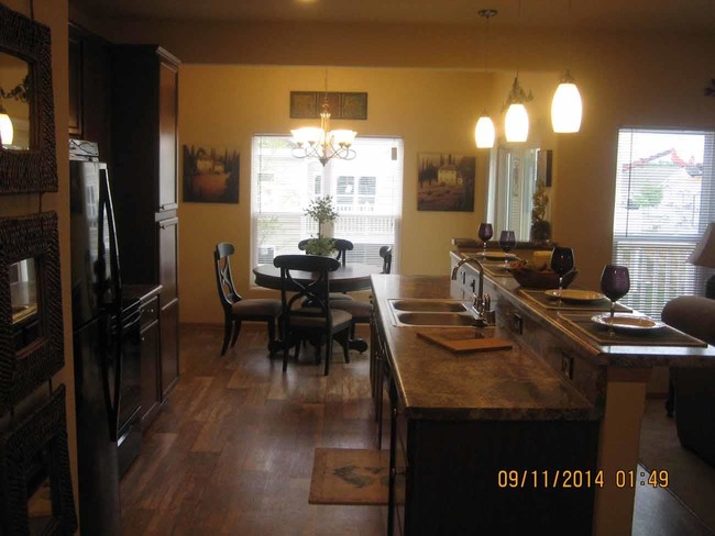 Kitchen/Dining Room - Lakeside Townhomes