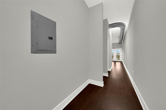 Building Photo - 1011 Studemont St