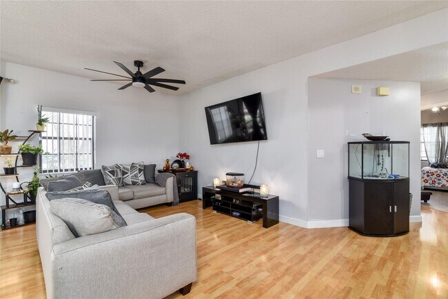 Foto del edificio - 15880 SW 3rd St