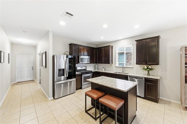 Building Photo - 145 Sundown Ave