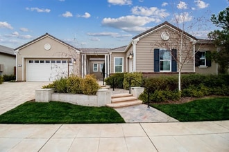 Building Photo - 583 Crescent Ln