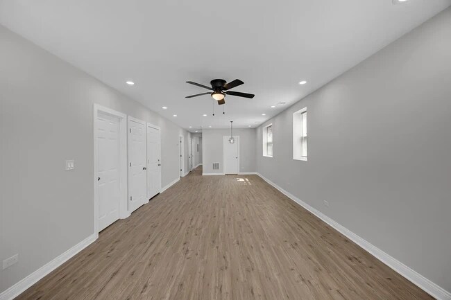 Building Photo - 6807 S Paulina St