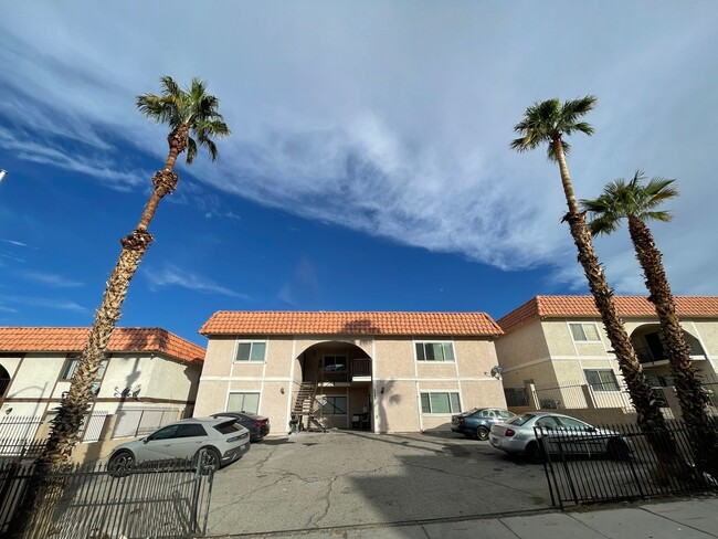 Building Photo - 2 BEDROOM 2 BATH, SECOND  FLOOR UNIT, NO CARPET, NEAR NELLIS AFB!