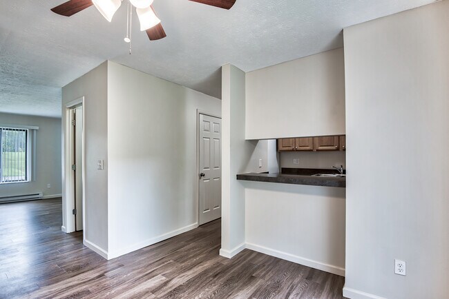 Building Photo - Forrest Bluff Apartments