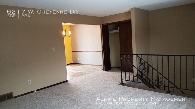 Building Photo - 6217 W Cheyenne Dr
