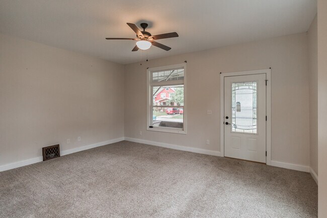 Foto del edificio - 513 N Cedar St