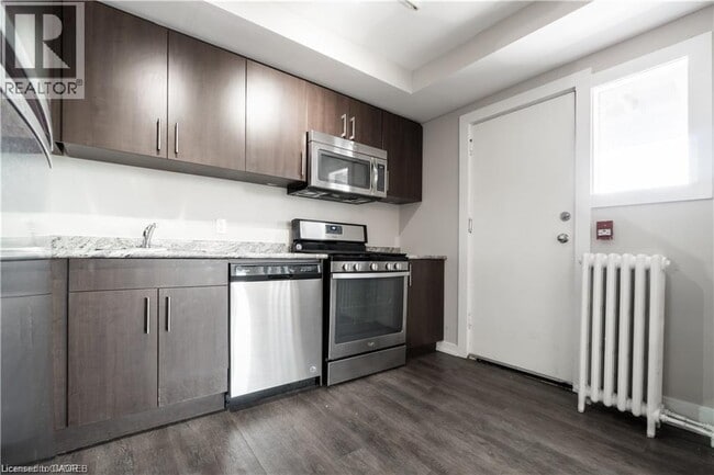 Building Photo - 4 OTTAWA Street N Unit# 13