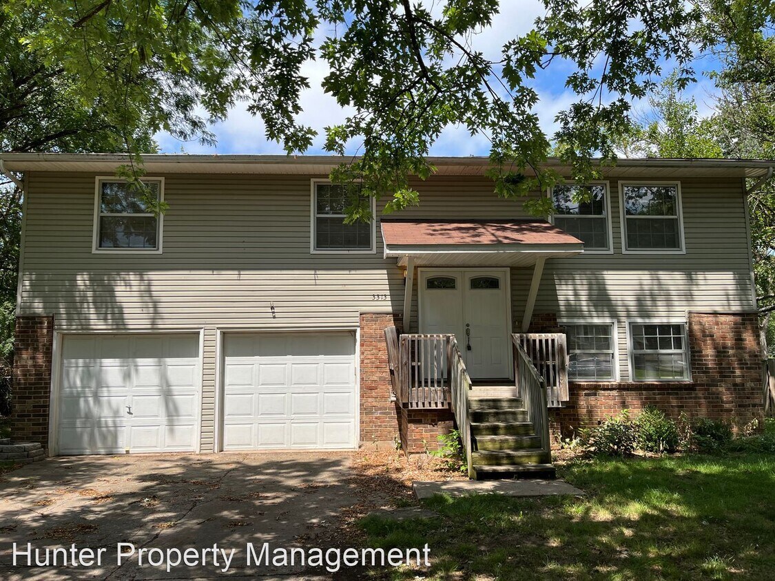 4 br, 2 bath House 3313 W Winchester Rd House Rental in Springfield, MO
