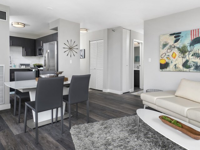 Foto del edificio - 3 E Delaware Pl