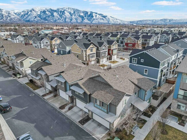 Building Photo - 869 Cannara Way