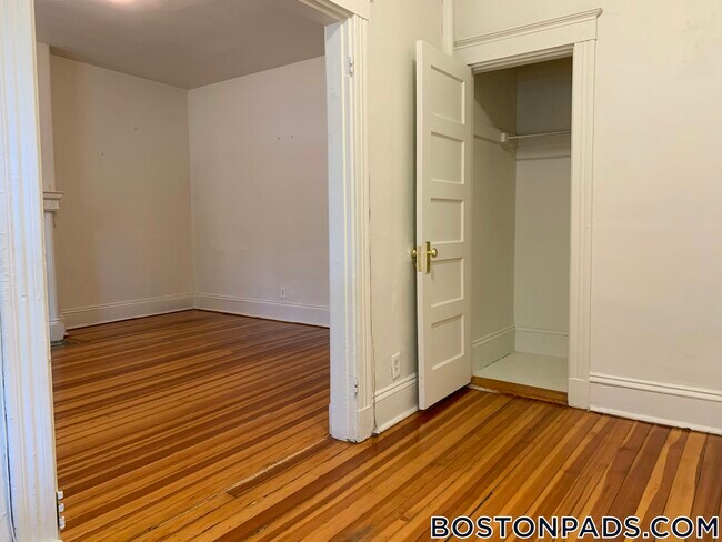 Building Photo - 1377A Commonwealth Ave