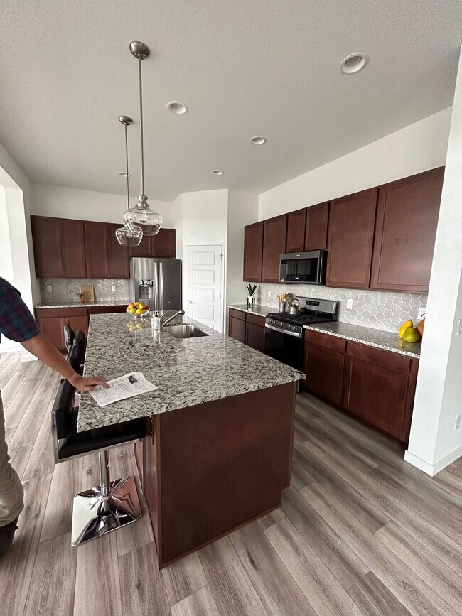 Foto del edificio - 17147 W 11th Ave