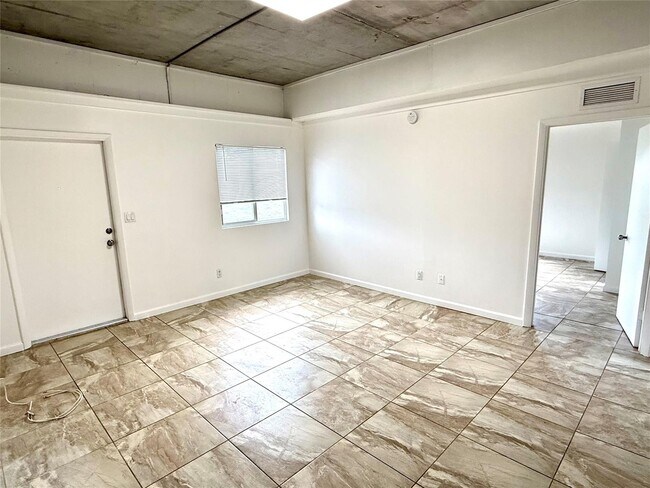 Foto del edificio - 1255 NE 128th St