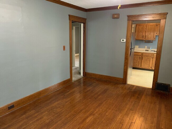 Building Photo - 1595 Warren Rd