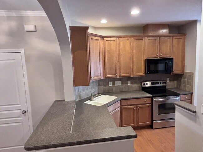 Building Photo - 10106 Raven Tree Dr