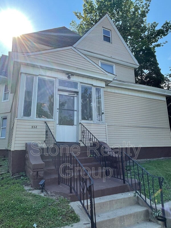 Primary Photo - 532 S 4th St