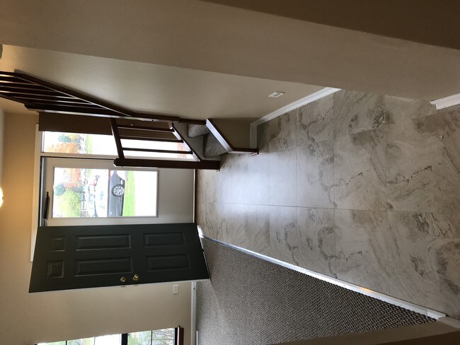 Vestíbulos de la puerta principal - 4117 Continental Dr