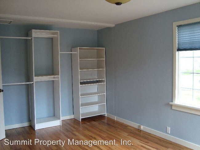 Building Photo - 1225 S 4th St W