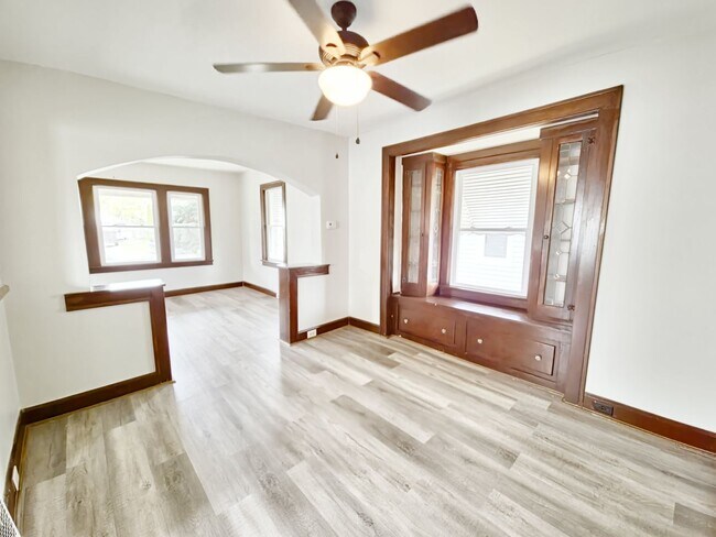Foto del edificio - 3 bed, large backyard entertainment space
