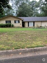 Building Photo - 614 Sheffield Dr