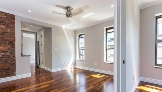 Building Photo - 1590 Lexington Ave