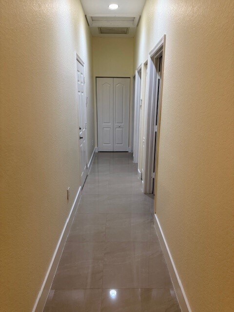 Foto del edificio - 2304 NE 37th Terrace