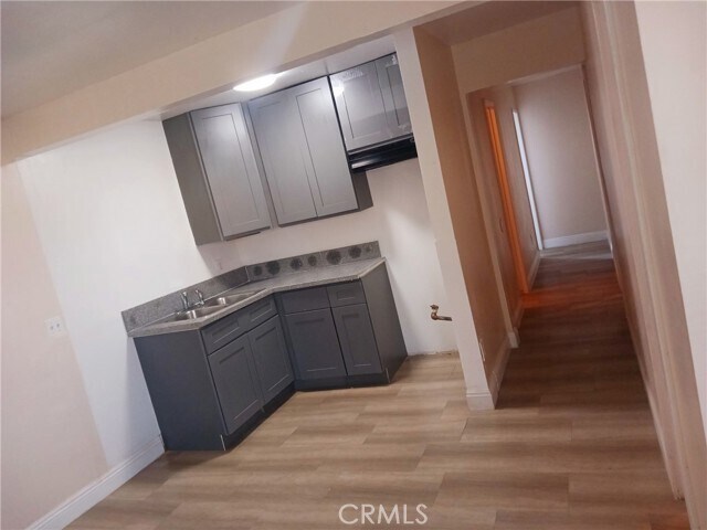 Foto del edificio - 687 Karesh Ave