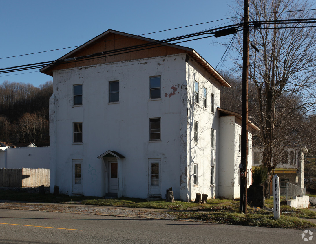 Primary Photo - 2327 Bluefield Ave