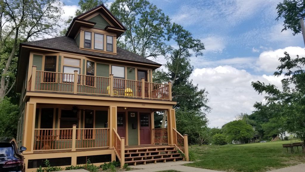 Foto principal - 743 Fountain St NE