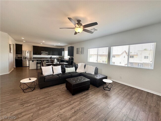 Foto del edificio - 5630 Aspen Heights Dr