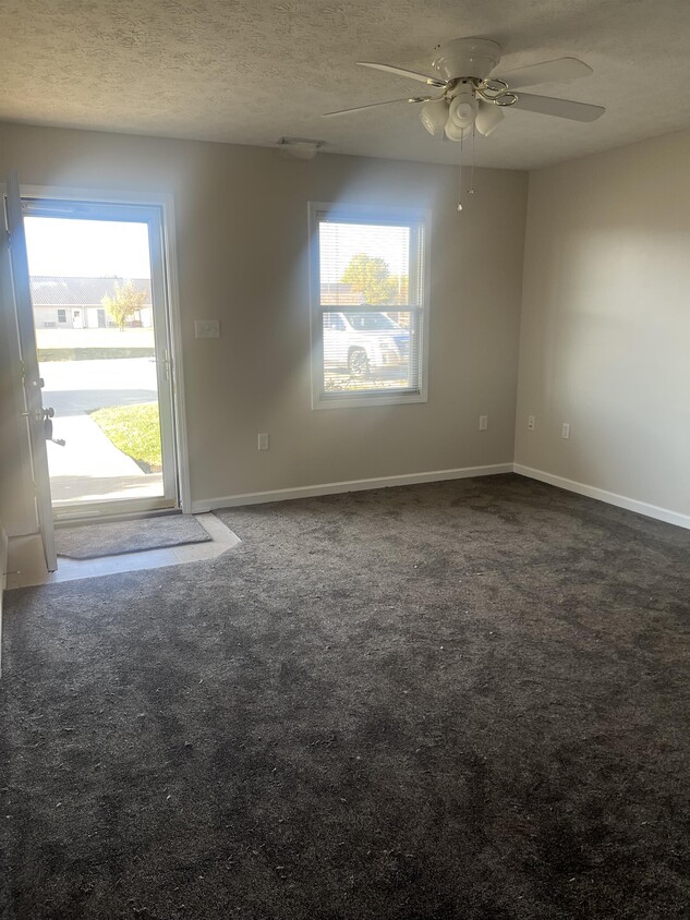 210 Sunset Dr, Winchester, IN 47394 Townhome Rentals in Winchester IN