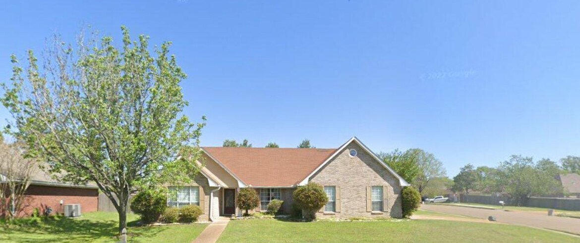 Primary Photo - 149 Glenwood Dr