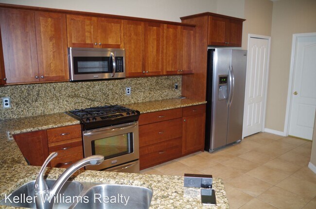 Foto del edificio - 6049 Sandhill Ridge Dr
